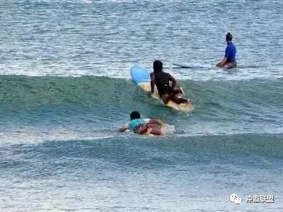修文县举办家庭教育公益讲座